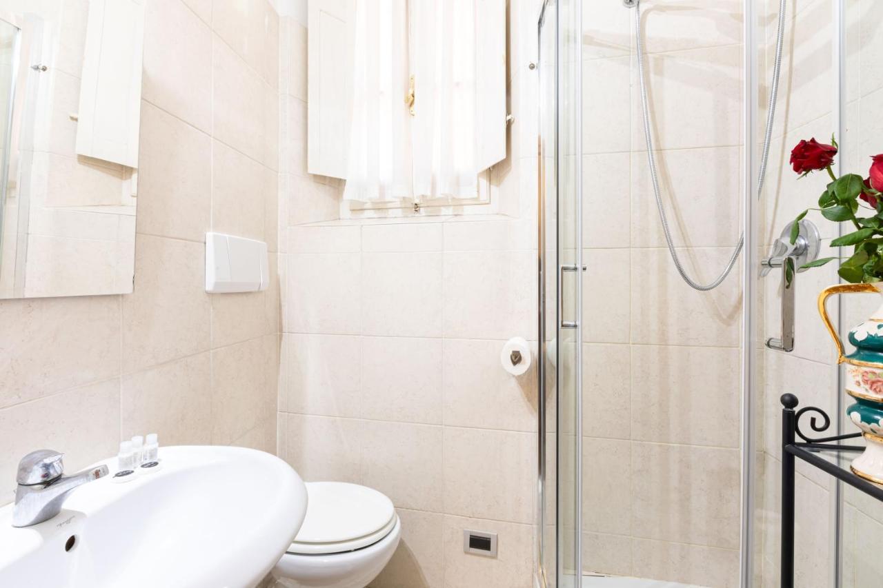 Toniolo Two Bedroom Two Bath ローマ エクステリア 写真